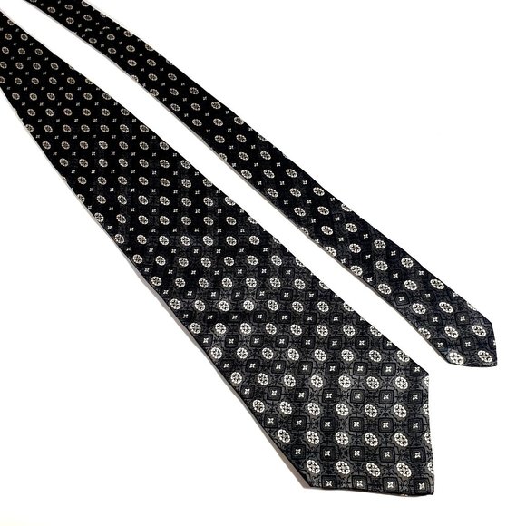 Roundtree Yorke Mens Necktie Tie Designer Vintage Accessory Work Office Dad Gift - Picture 1 of 5